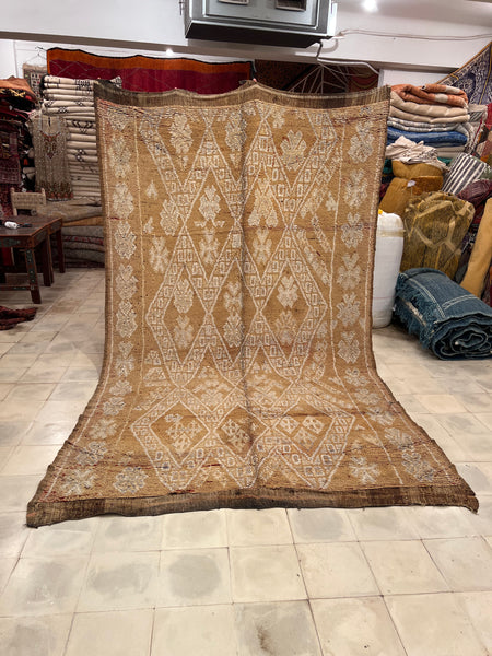 Old Moroccan rug : 10ft9 x 6ft2 / 328cm x 187cm