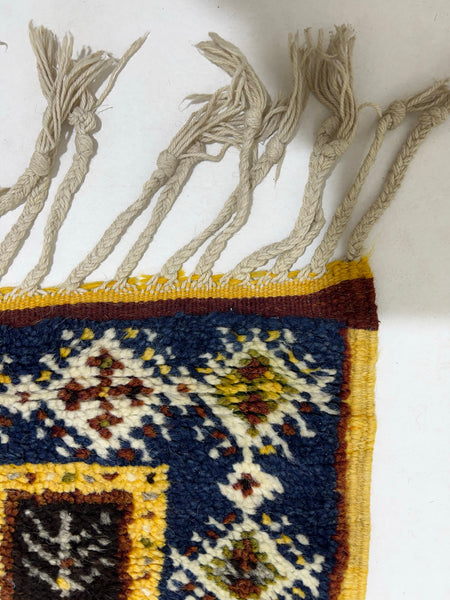 Vintage berber rug : 5.2ft x 8.10ft / 158cm x 270cm