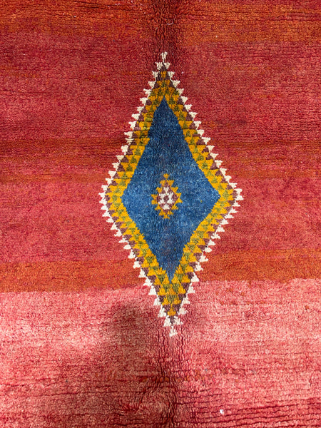 Vintage berber rug : 6.6ft x 9.1ft / 198cm x 274cm