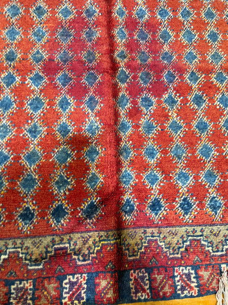 Vintage berber rug : 4.10ft x 8.4ft / 148cm x 254cm