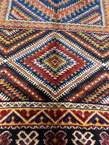 Vintage berber rug : 5.3ft x 8.4ft / 160cm x 255cm