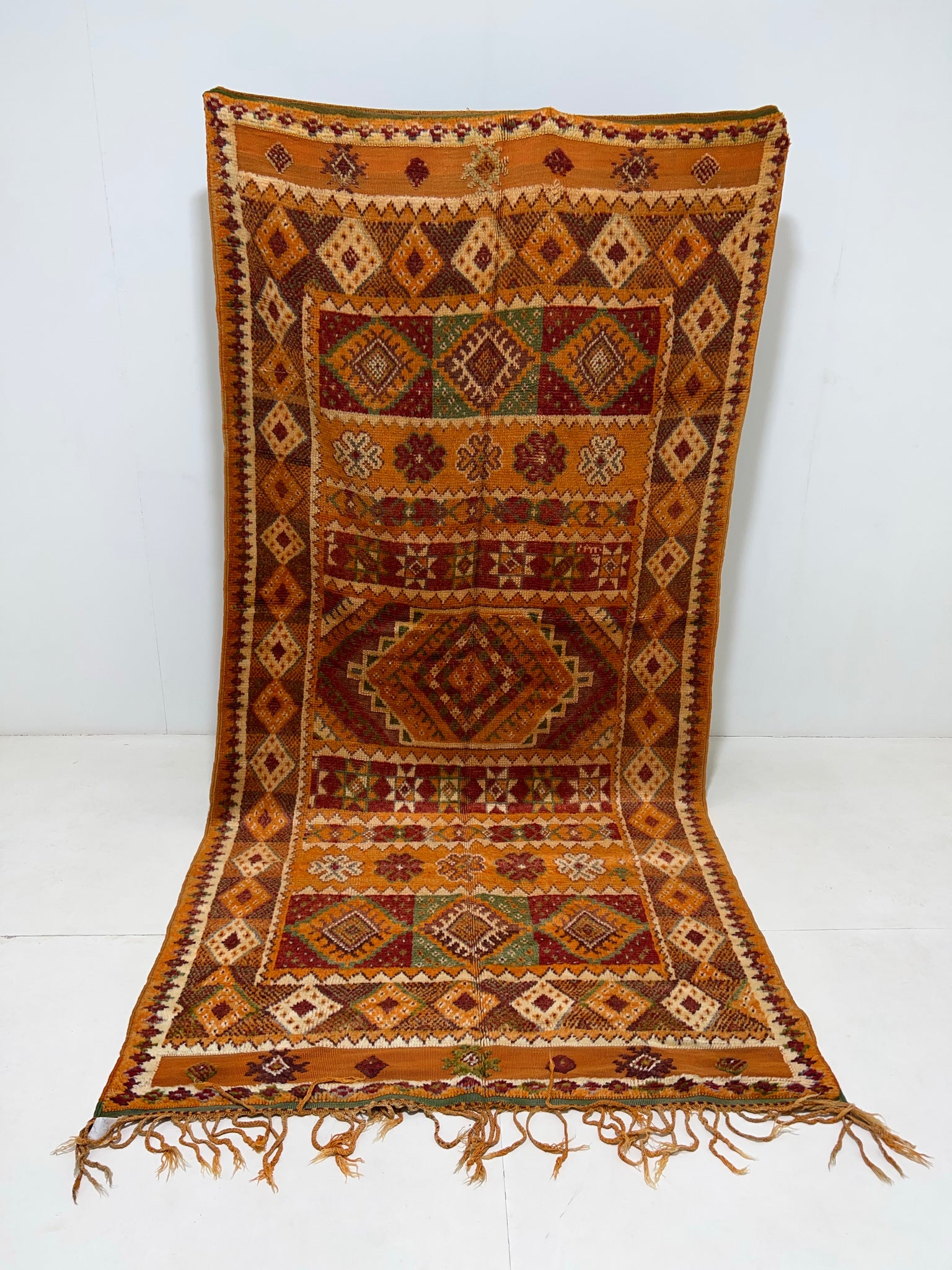 Vintage berber rug : 4.10ft x 9.9ft / 148cm x 297cm