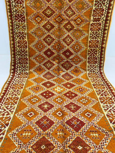 Vintage berber rug : 4.7ft x 11.9ft / 140cm x 358cm