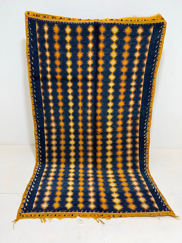 Vintage berber rug : 5ft x 8.4ft / 152cm x 254xm