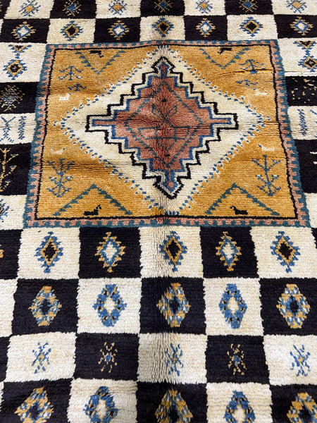 Vintage berber rug : 5.1ft x 8.6ft / 154cm x 260cm