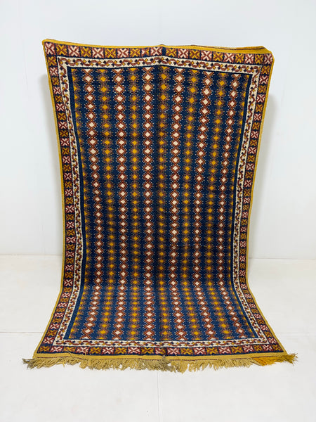 Vintage berber rug : 5.1ft x 8.8ft / 155cm x 264cm