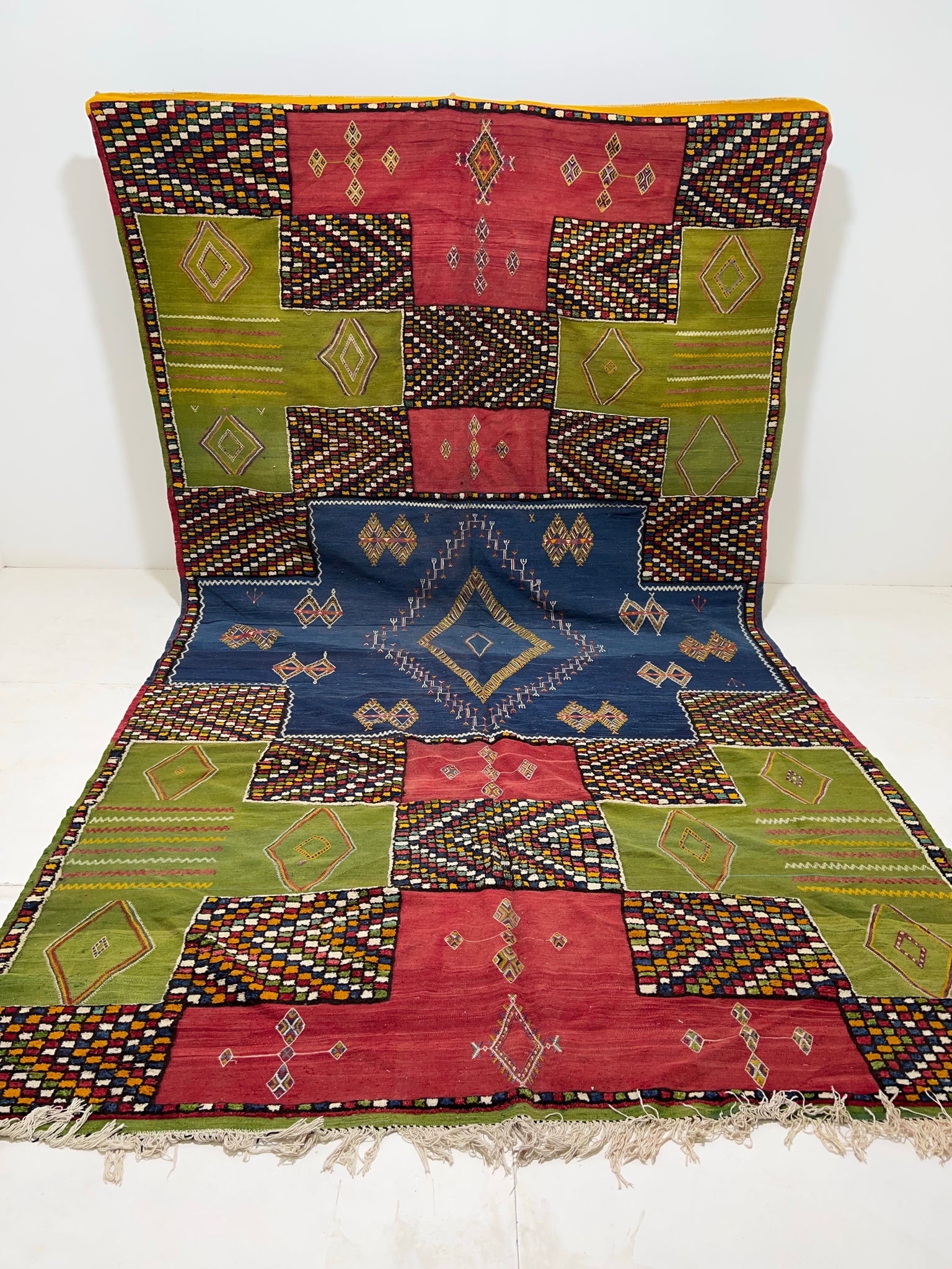 Moroccan Rug-Vintage berber rug : 7.8ft x 13.7ft / 233cm x 414cm-Moroccan Rugs-la porte d'or-High Atlas Mountains of Morocco-100% natural wool-1-la porte d'or