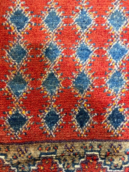 Vintage berber rug : 4.10ft x 8.4ft / 148cm x 254cm