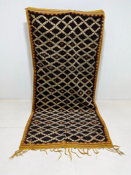 Vintage berber rug : 4.7ft x 9.5ft / 140cm x 287cm