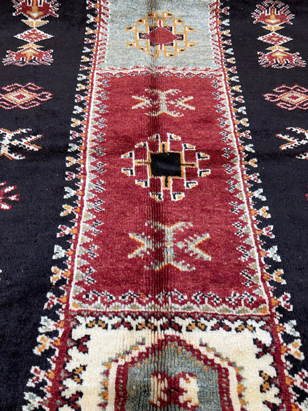 Vintage berber rug : 5.1ft x 8.6ft / 155cm x 259cm