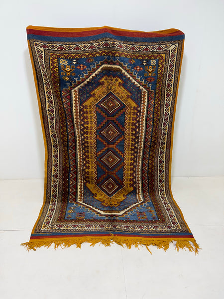 Vintage berber rug : 5.3ft x 8.8ft / 160cm x 263cm