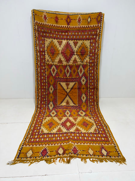 Vintage berber rug : 4.7ft x 10.7ft / 140cm x 322cm