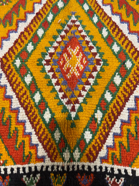 Vintage berber rug : 4.3ft x 7.6ft / 130cm x 229cm