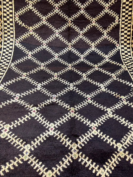 Vintage berber rug : 4.7ft x 10.2ft / 140cm x 310cm