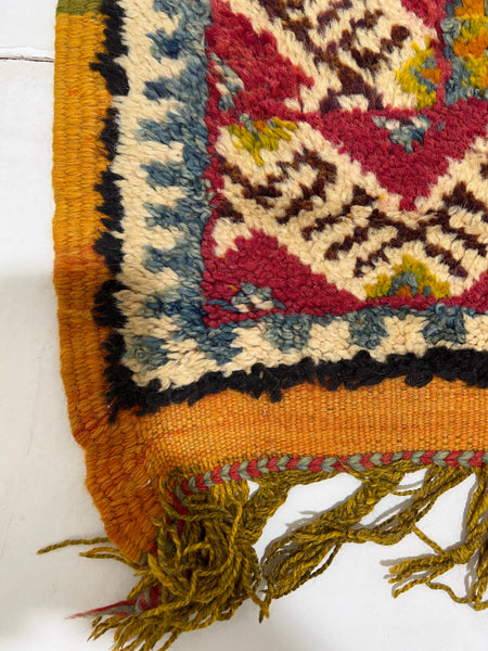 Vintage berber rug : 5.7ft x 8.4ft / 171cm x 253cm