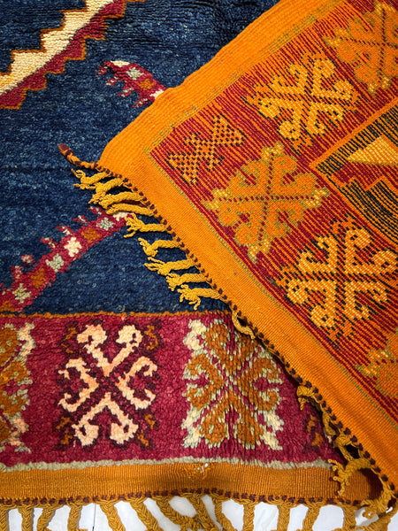 Vintage berber rug : 5ft x 11.3ft / 153cm x 342cm