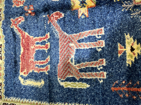 Vintage berber rug : 4.11ft x 7ft / 150cm x 213cm