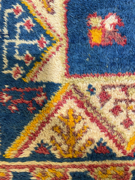 Vintage berber rug : 4.9ft x 7.11ft / 146cm x 241cm