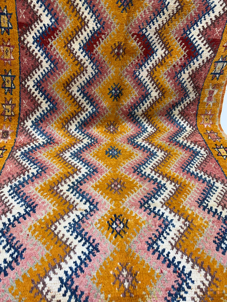 Vintage berber rug : 4.8ft x 10.2ft / 142cm x 310cm