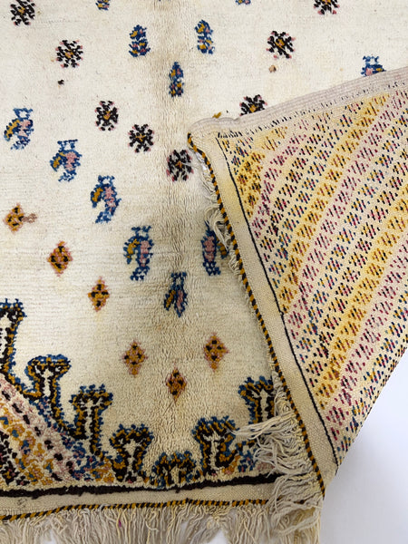 Vintage berber rug : 5.6ft x 7.10ft / 168cm x 240cm