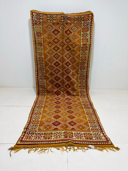 Vintage berber rug : 4.7ft x 11.9ft / 140cm x 358cm