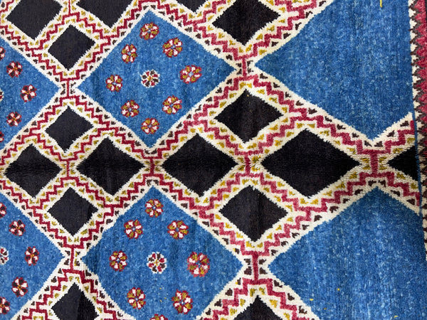 Vintage berber rug : 5.7ft x 8.9ft / 170cm x 266cm