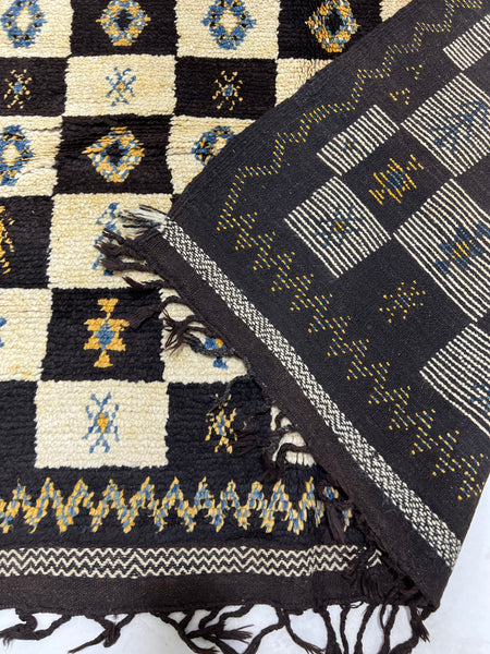 Vintage berber rug : 5.1ft x 8.6ft / 154cm x 260cm