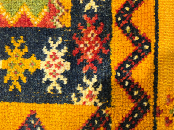 Vintage berber rug : 4.8ft x 9.6ft / 142cm x 290cm