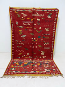 Vintage berber rug : 5.5ft x 8.8ft / 167cm x 265cm