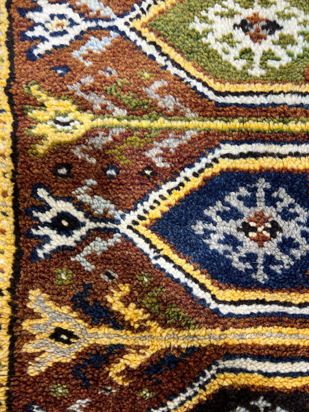 Vintage berber rug : 5.2ft x 8.10ft / 158cm x 270cm
