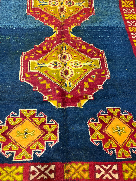 Vintage berber rug : 4.11ft x 9.1ft / 150cm x 277cm