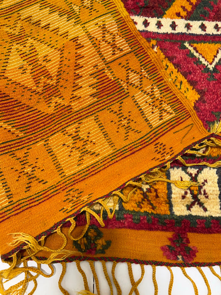 Vintage berber rug : 4.8ft x 9.3ft / 142cm x 283cm