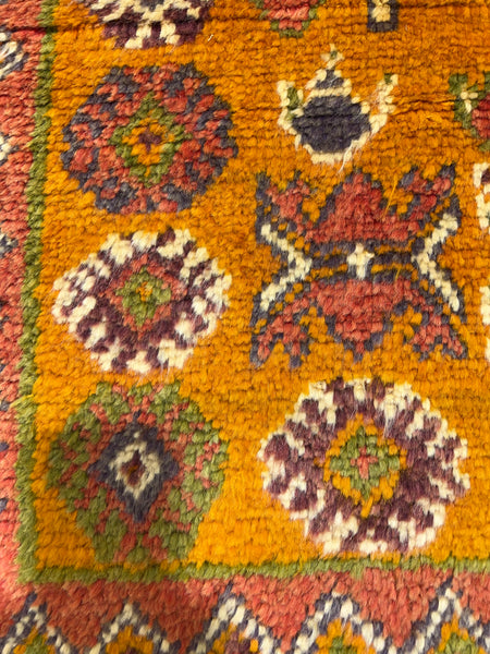 Vintage berber rug : 4.9ft x 9.6ft / 145cm x 290cm