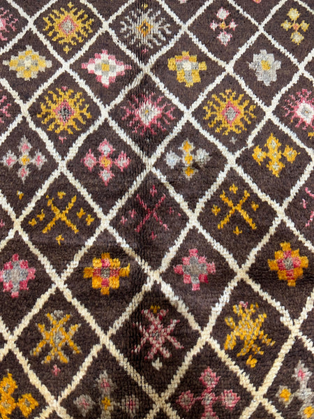 Vintage berber rug : 4.6ft x 6.11ft / 138cm x 211cm