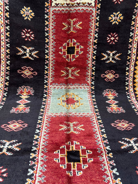 Vintage berber rug : 5.1ft x 8.6ft / 155cm x 259cm
